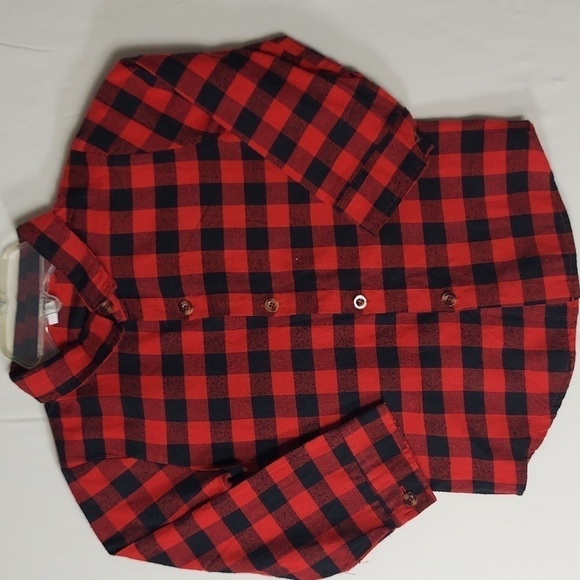 Black & Red boy's button-down long sleeve shirt. This shirt has no size tag - Picture 1 of 3